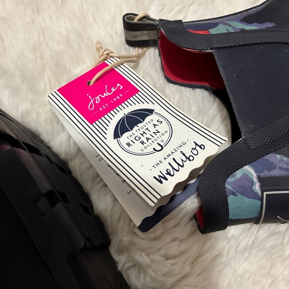 Joules Women's Floral Rain Boots - Black and Pink - Picture 4 of 7